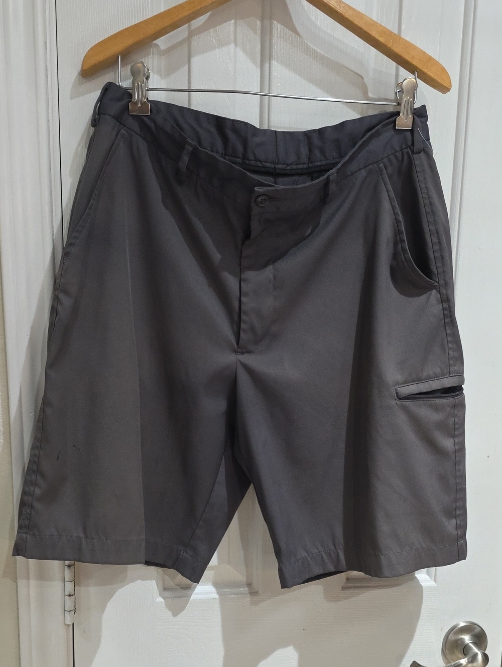 Pebble Beach Dark Gray Cargo Shorts Size 34